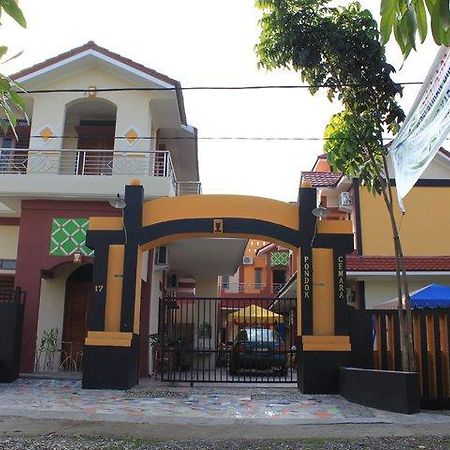 Pondok Cemara Hotell Medan Exteriör bild