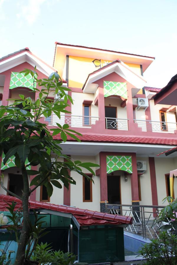 Pondok Cemara Hotell Medan Exteriör bild