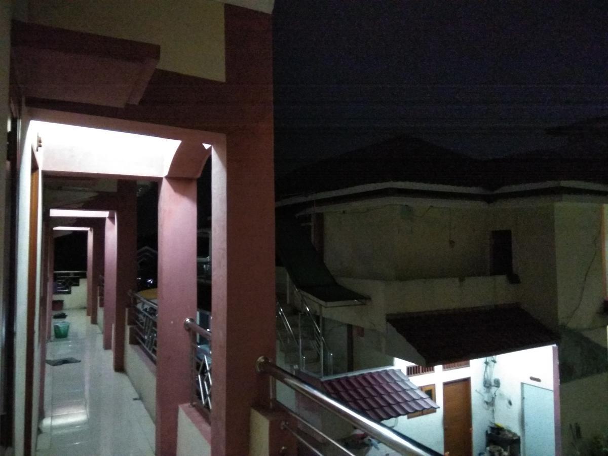 Pondok Cemara Hotell Medan Exteriör bild