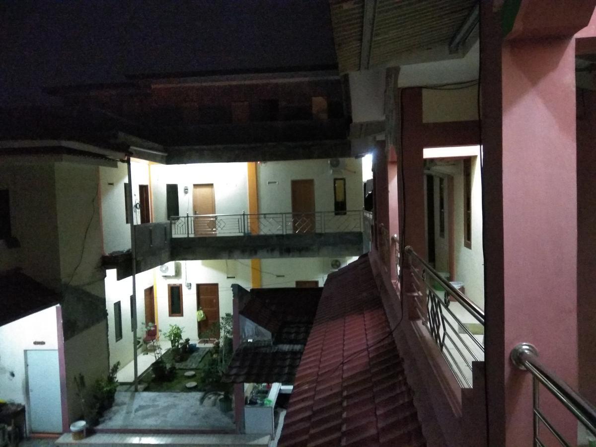 Pondok Cemara Hotell Medan Exteriör bild